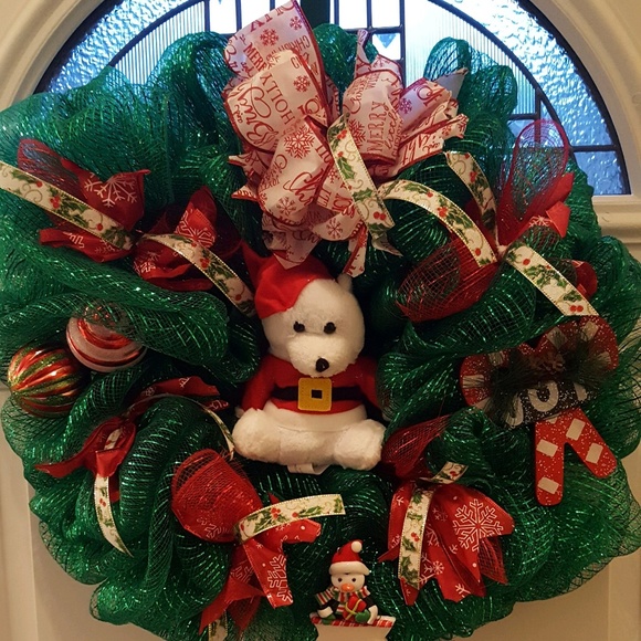 Polar Bear Christmas Wreath - Picture 1 of 1